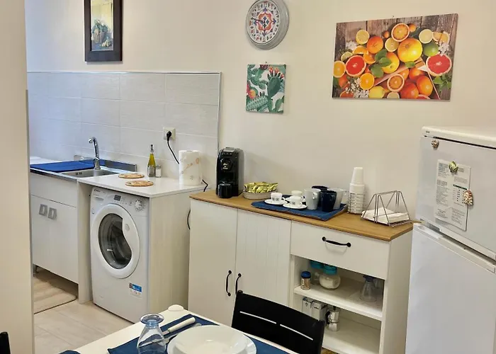 Scalinata Del Nespolo * Aci Trezza