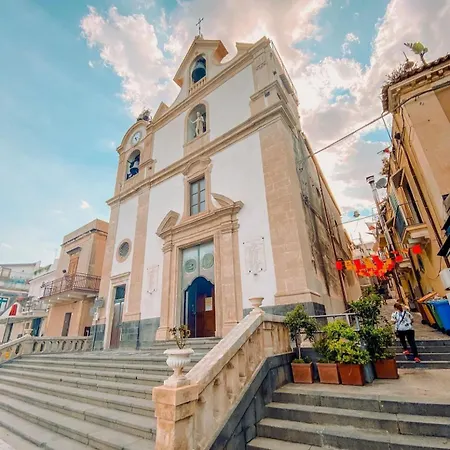 Scalinata Del Nespolo * Aci Trezza