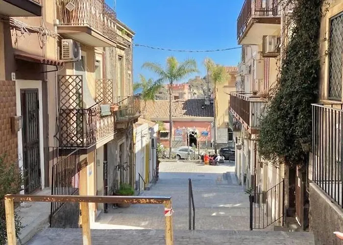 Scalinata Del Nespolo أكيتْريتْسا