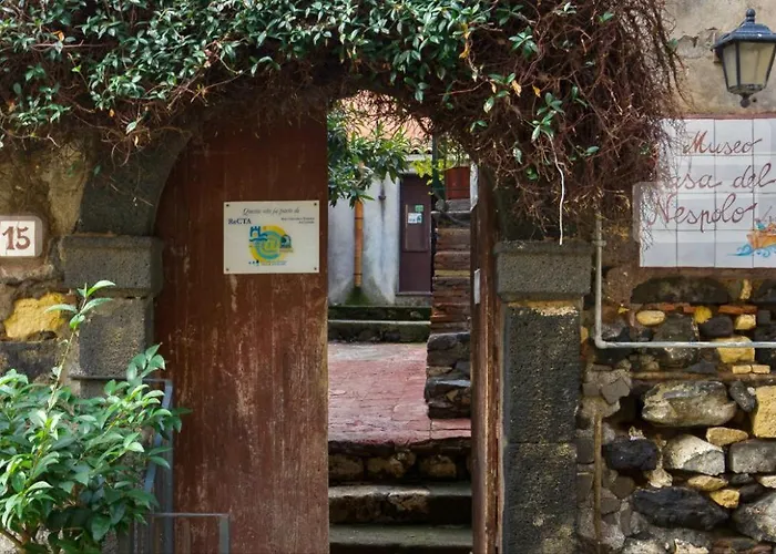 Scalinata Del Nespolo *